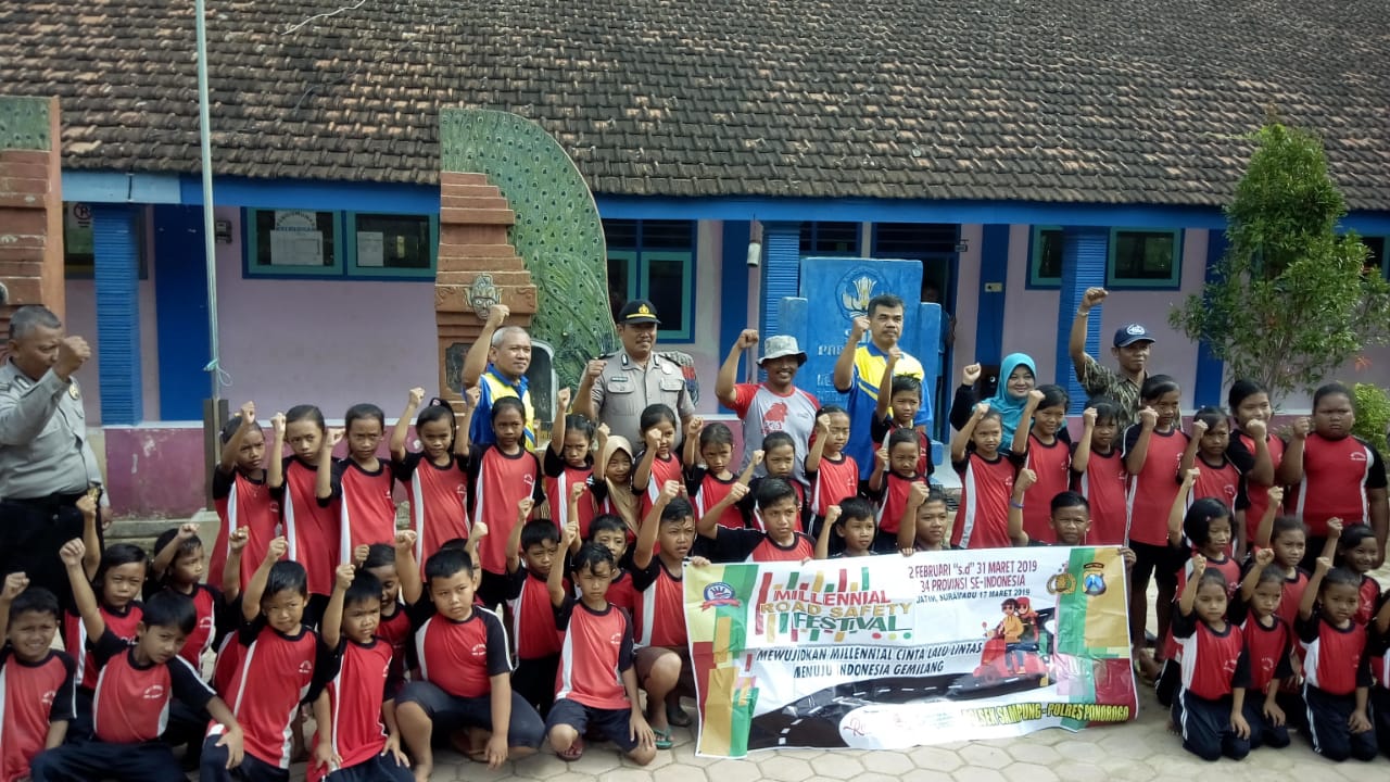 PERAN SISWA DALAM PEMBERANTASAN SARANG NYAMUK DI LINGKUNGAN SEKOLAH